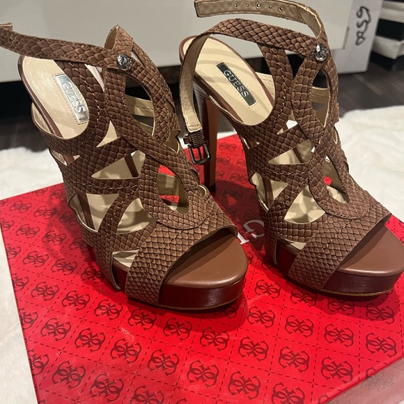 Brown STRAPPY platform by Guess. Kaesy size 7M. - Picture 1 of 5
